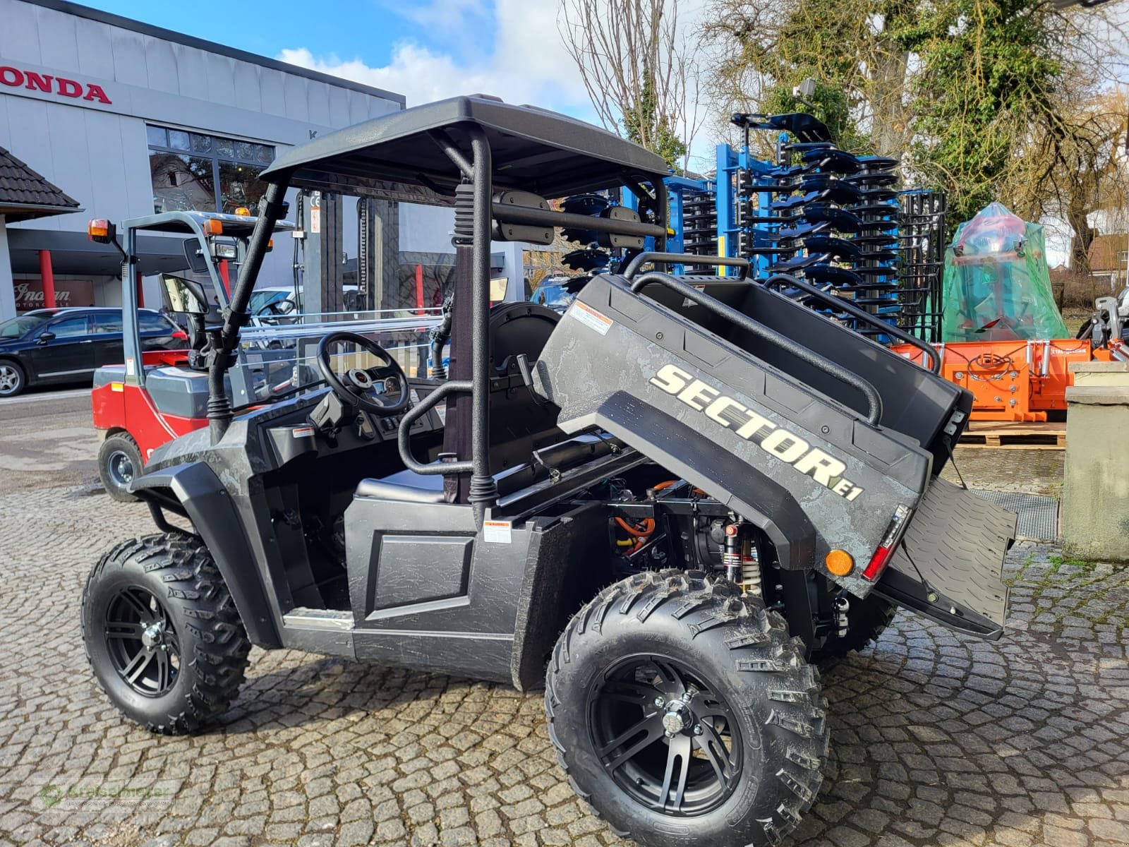 ATV & Quad des Typs Hisun Sector E1 Elektro UTV Allrad + StVZO Zulassung L7e + Dark Camouflage, Neumaschine in Feuchtwangen (Bild 4)