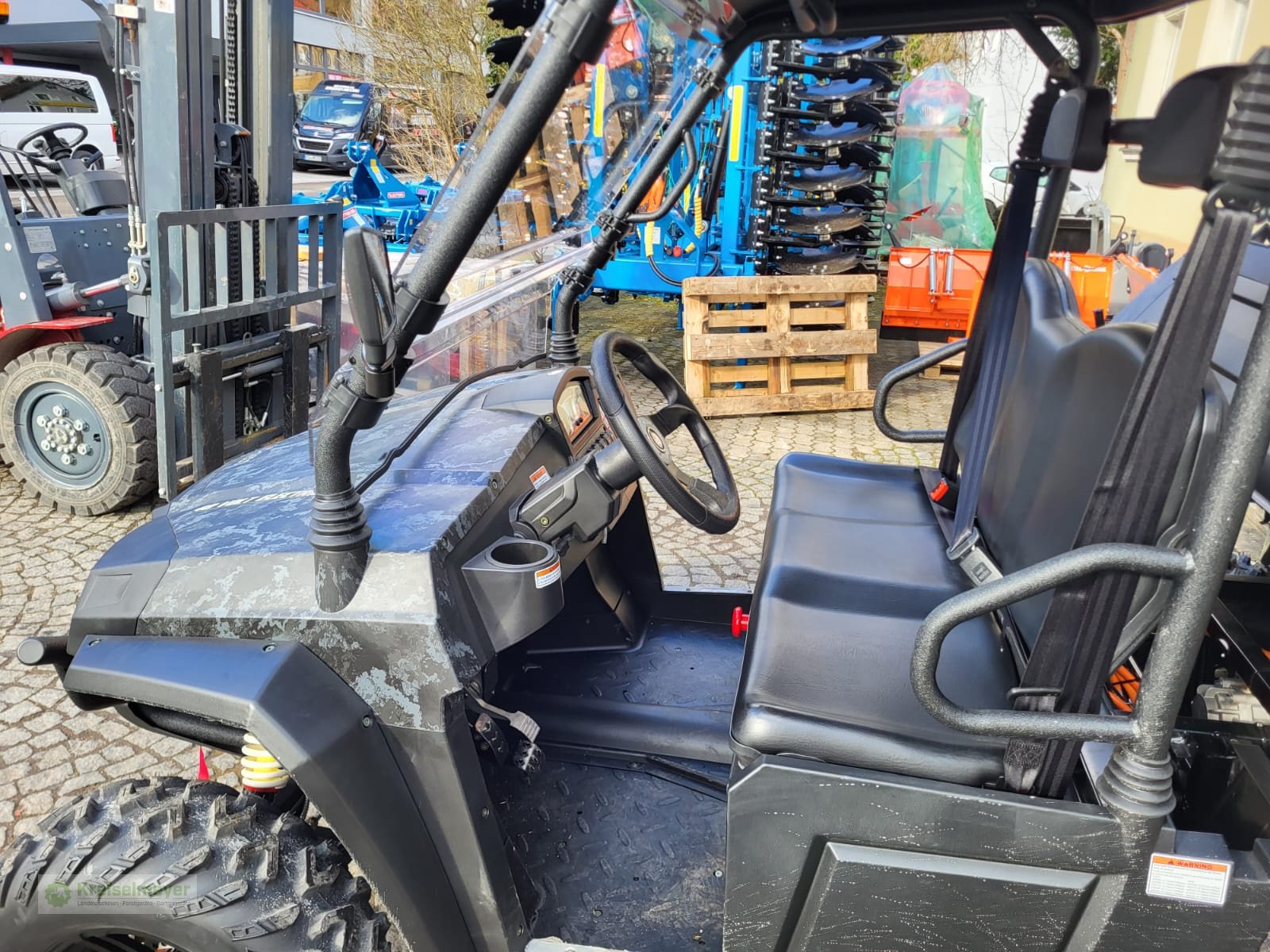 ATV & Quad des Typs Hisun Sector E1 Elektro UTV Allrad + StVZO Zulassung L7e + Dark Camouflage, Neumaschine in Feuchtwangen (Bild 5)