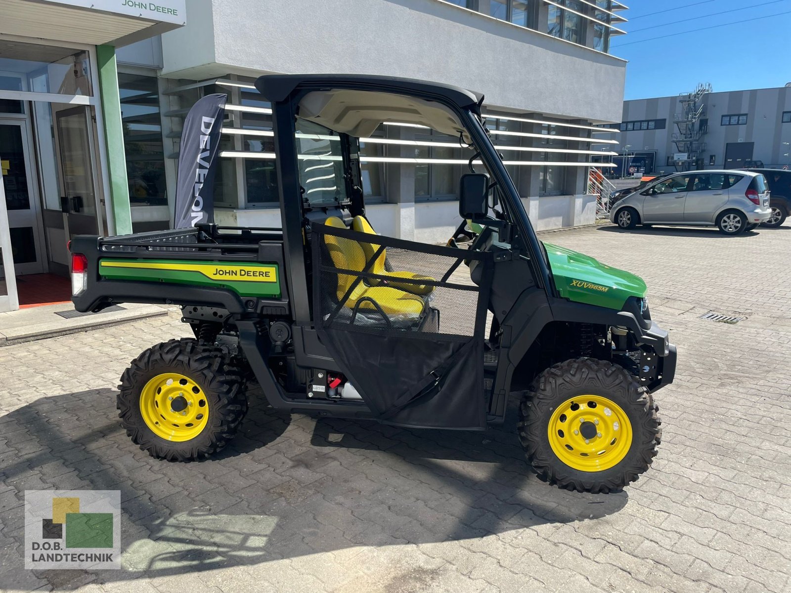 ATV & Quad des Typs John Deere Gator XUV 865M, Neumaschine in Regensburg (Bild 4)