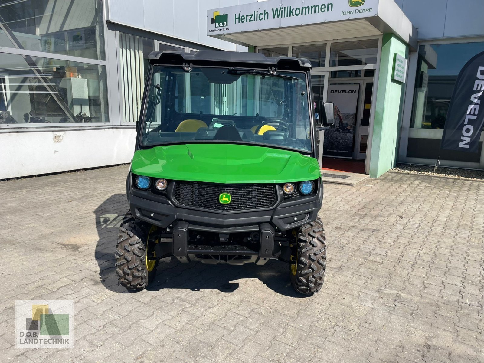 ATV & Quad of the type John Deere Gator XUV 865M, Gebrauchtmaschine in Regensburg (Picture 2)