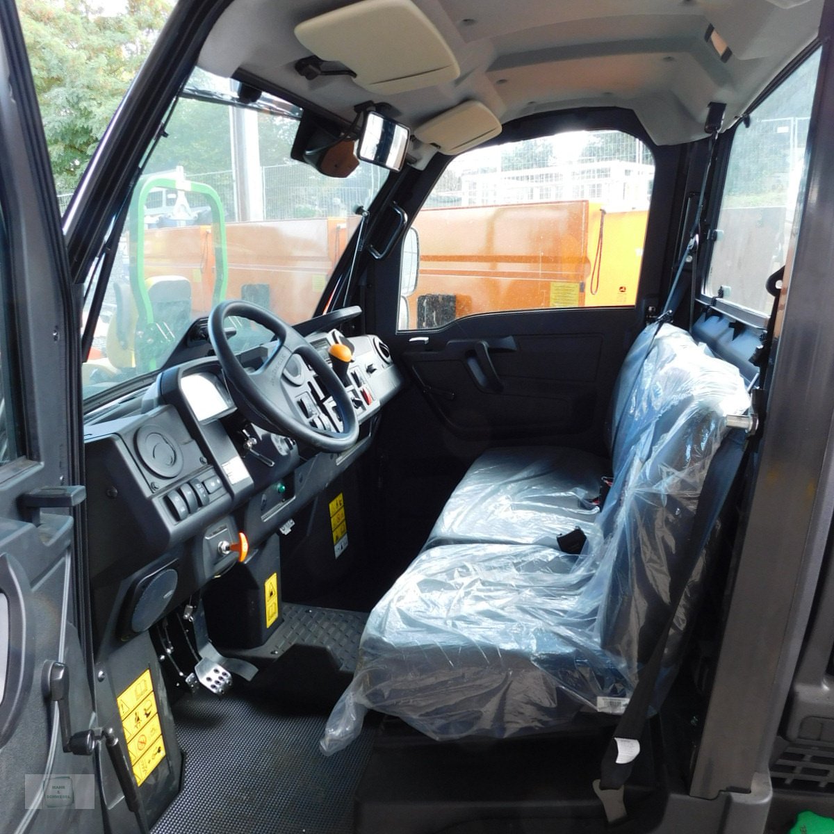 ATV & Quad des Typs John Deere Gator XUV 865M, Neumaschine in Gross-Bieberau (Bild 9)