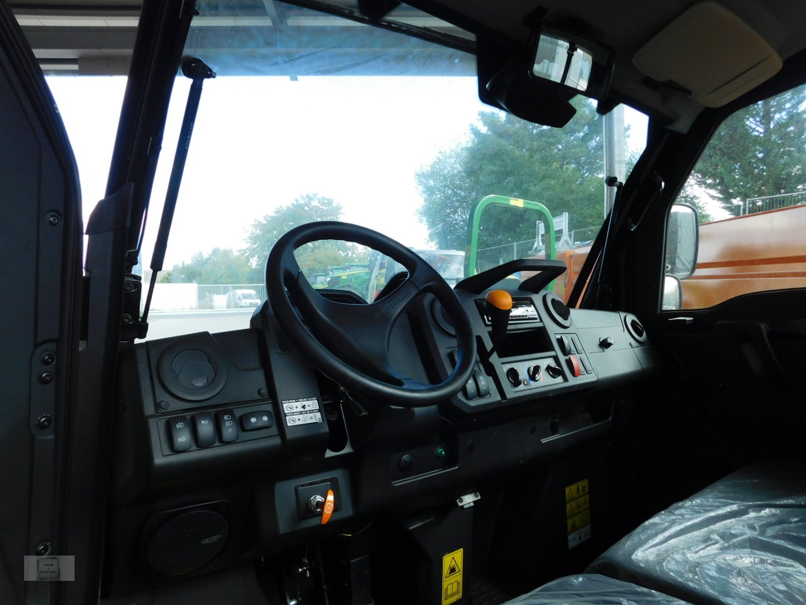 ATV & Quad des Typs John Deere Gator XUV 865M, Neumaschine in Gross-Bieberau (Bild 10)