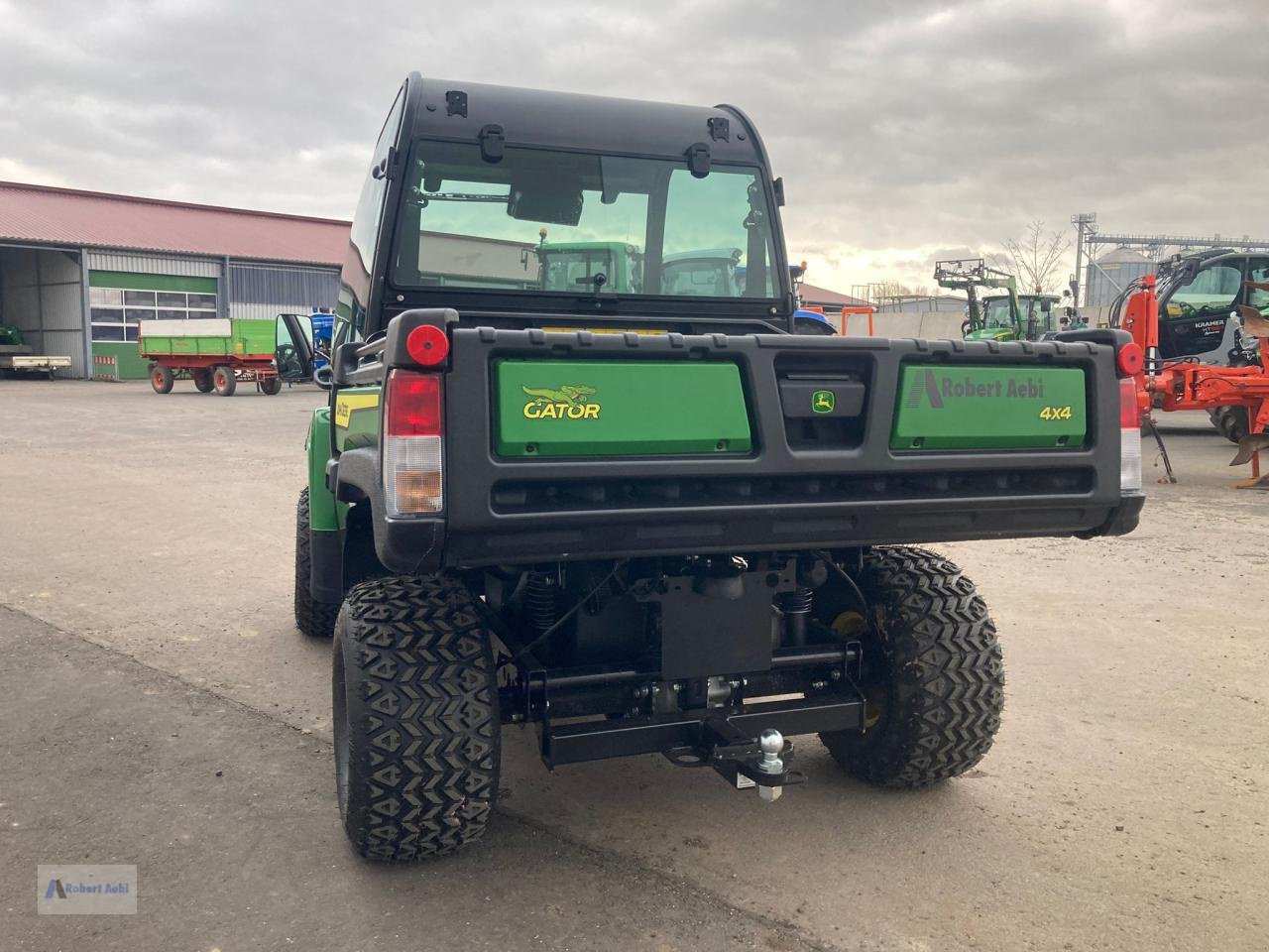 ATV & Quad des Typs John Deere HPX815E, Neumaschine in Wölferheim (Bild 3)