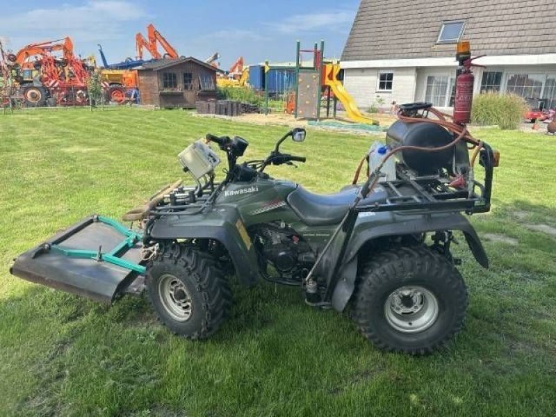 ATV & Quad des Typs Kawasaki KLF 300, Gebrauchtmaschine in Roosendaal (Bild 4)