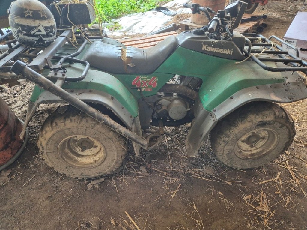 ATV & Quad Türe ait Kawasaki KLF 400, Gebrauchtmaschine içinde COGNAC LA FORET (resim 1)