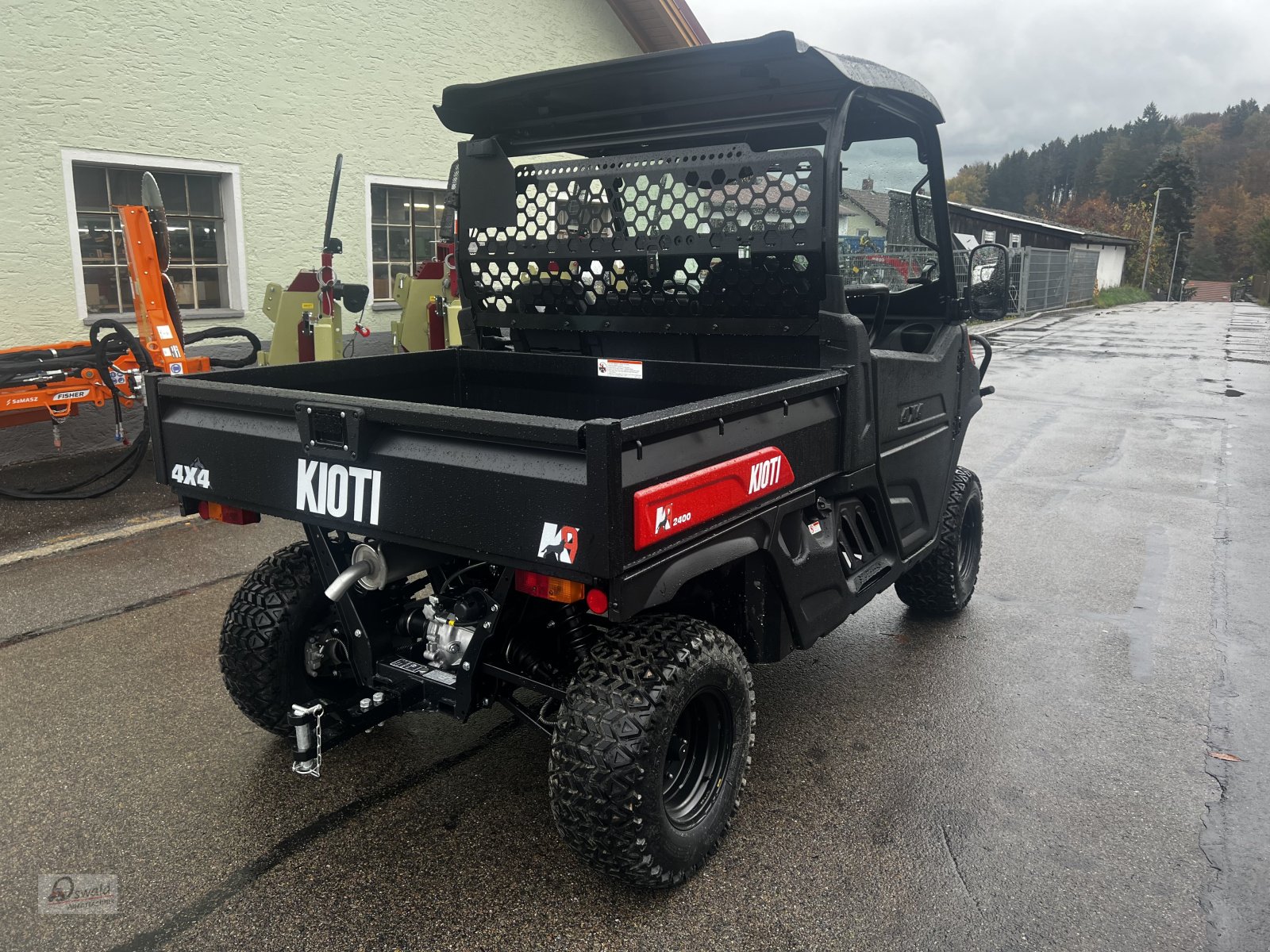 ATV & Quad des Typs Kioti K9, Neumaschine in Regen (Bild 4)