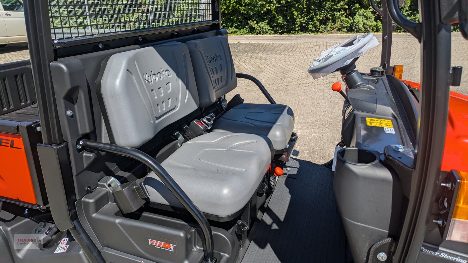 ATV & Quad des Typs Kubota RTVX-1110, Neumaschine in Mainburg/Wambach (Bild 7)