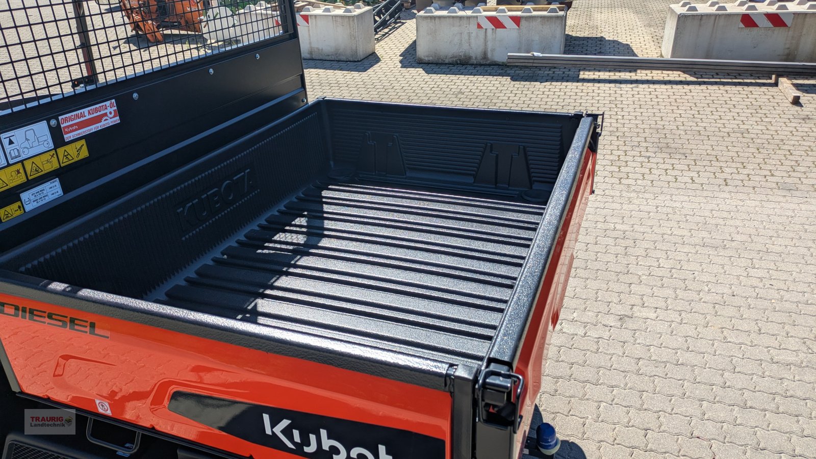 ATV & Quad des Typs Kubota RTVX-1110, Neumaschine in Mainburg/Wambach (Bild 15)