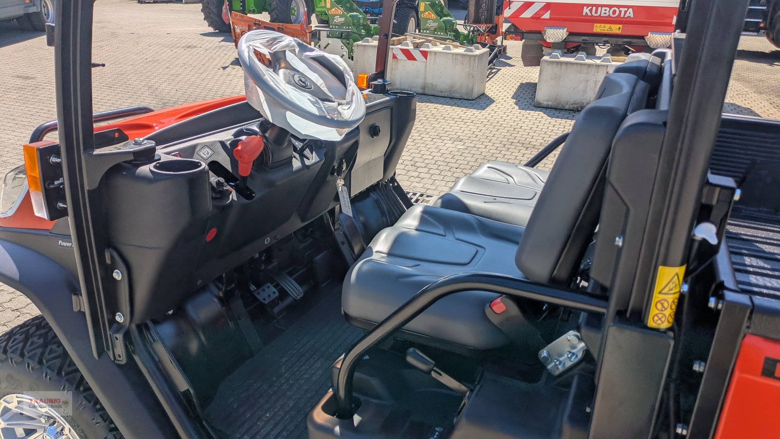 ATV & Quad des Typs Kubota RTVX-1110, Neumaschine in Mainburg/Wambach (Bild 17)
