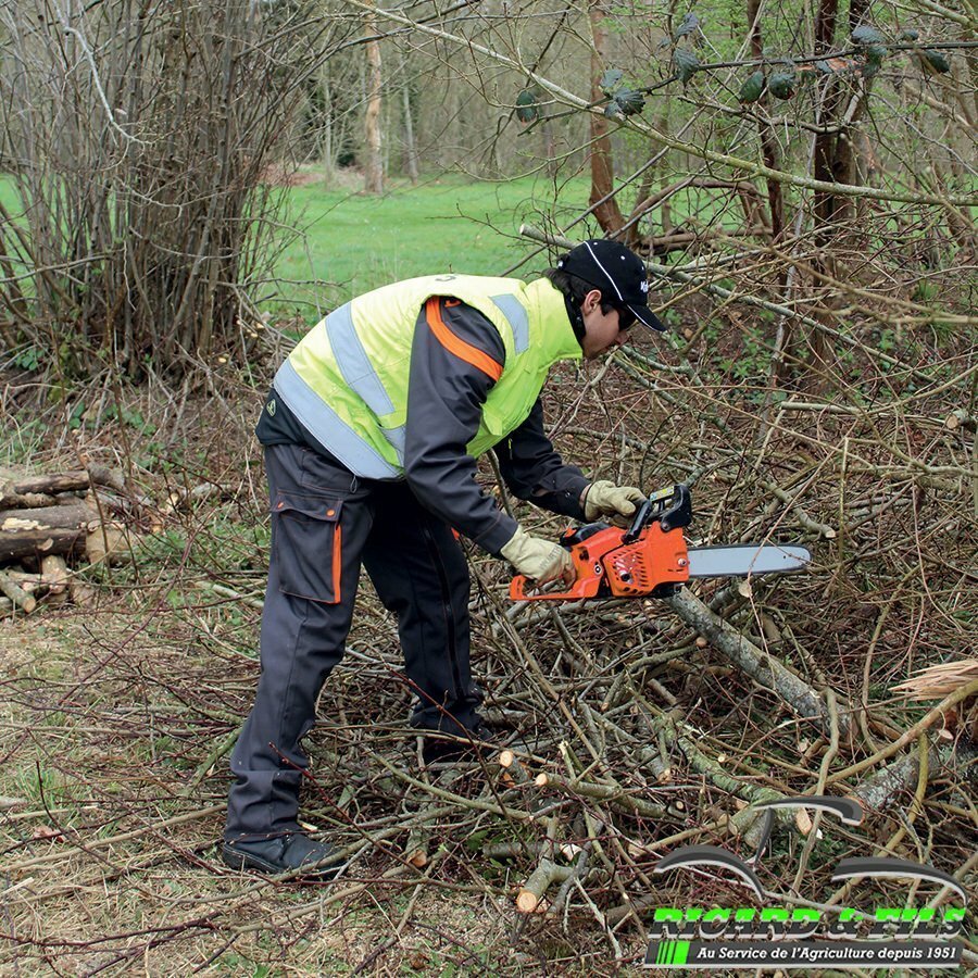 ATV & Quad типа Kubota Tronçonneuse KCS31S Kubota, Gebrauchtmaschine в LA SOUTERRAINE (Фотография 1)