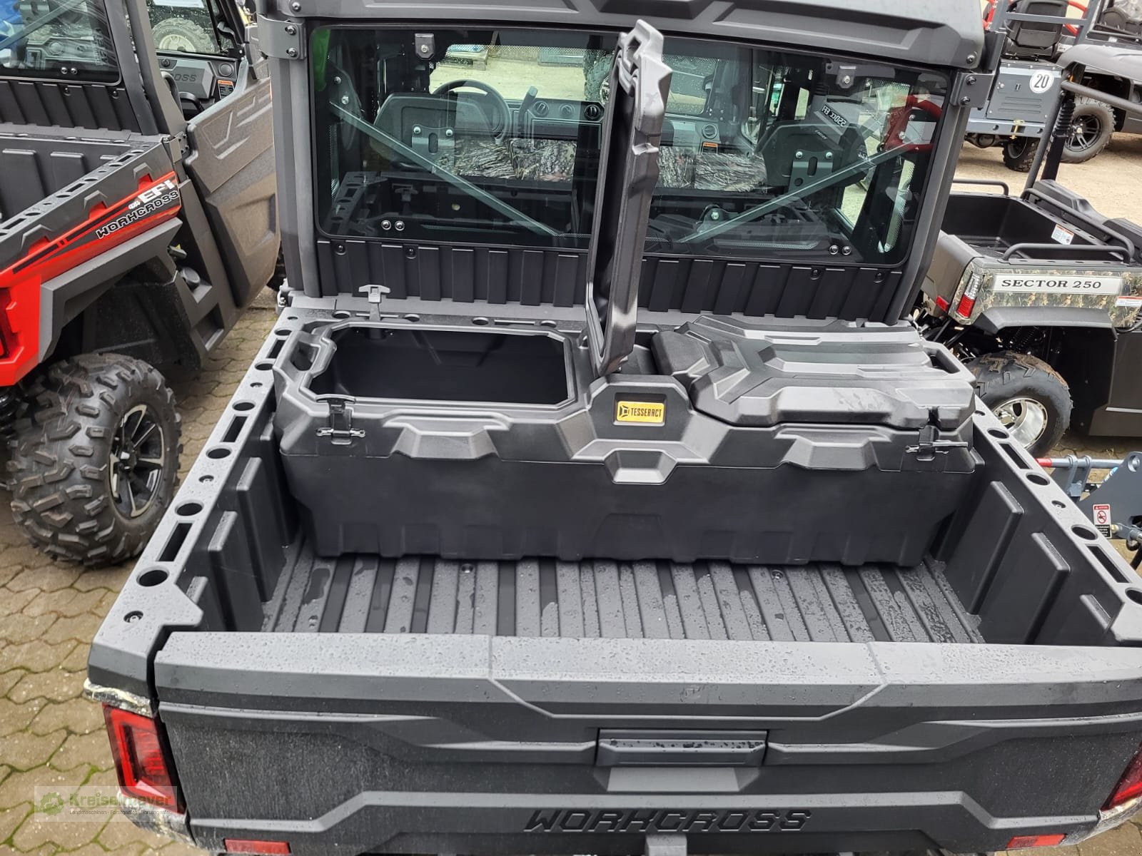 ATV & Quad typu Odes Heckkoffer / Ladeflächenbox mit zwei Klappenöffnungen für Workcross 650 + 800 + 1000 (ABS) UTV neu, Neumaschine v Feuchtwangen (Obrázek 2)