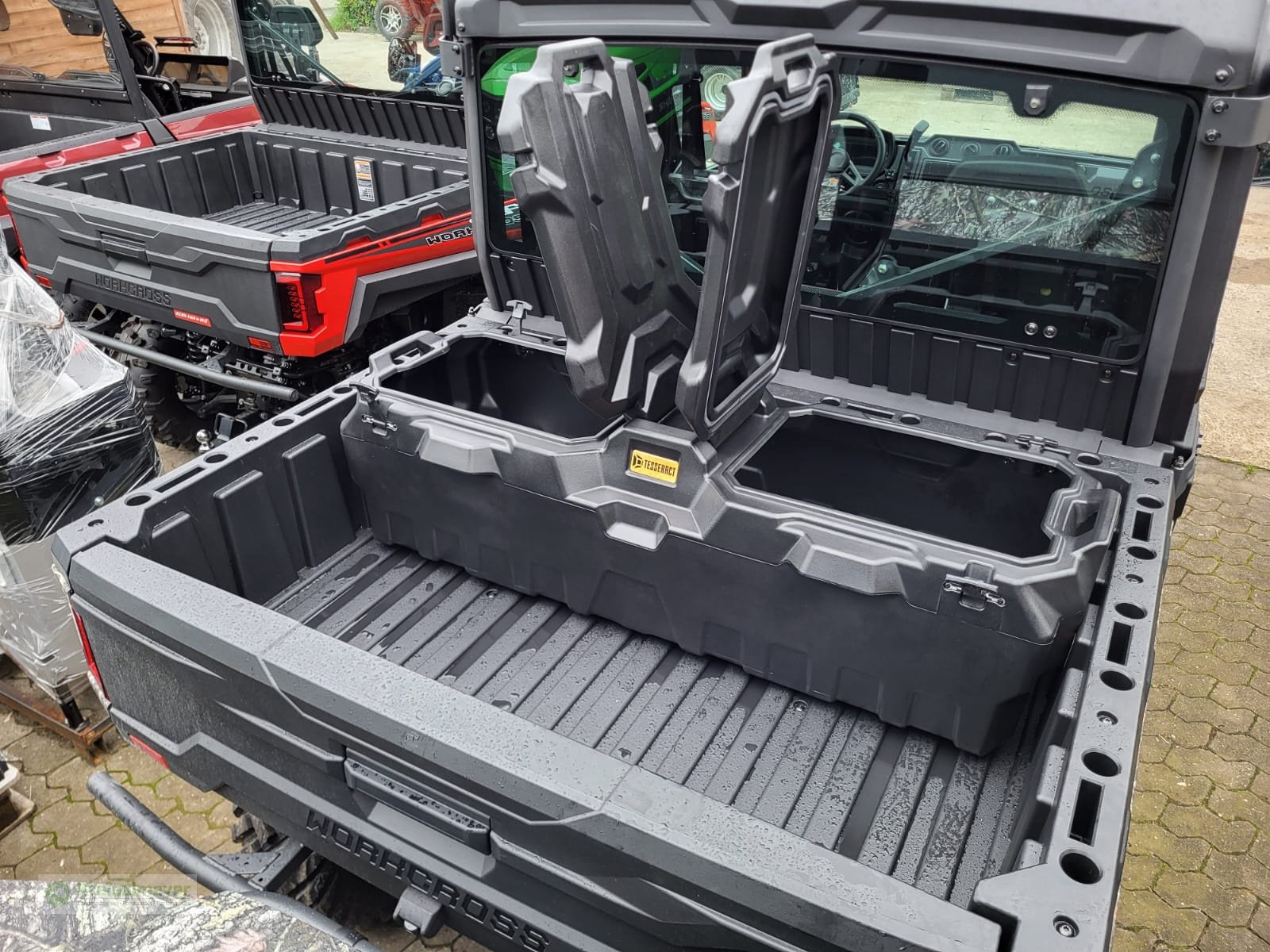 ATV & Quad typu Odes Heckkoffer / Ladeflächenbox mit zwei Klappenöffnungen für Workcross 650 + 800 + 1000 (ABS) UTV neu, Neumaschine v Feuchtwangen (Obrázek 5)