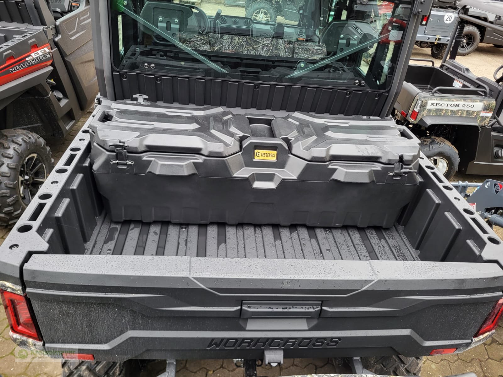 ATV & Quad typu Odes Heckkoffer / Ladeflächenbox mit zwei Klappenöffnungen für Workcross 650 + 800 + 1000 (ABS) UTV neu, Neumaschine v Feuchtwangen (Obrázek 6)