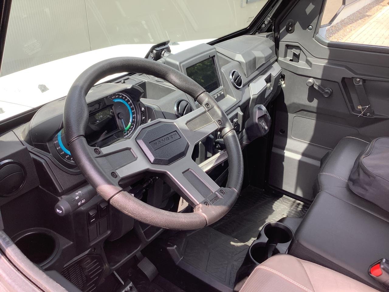 ATV & Quad типа Polaris Ranger XP Kinetic Ultimate FullCab, Neumaschine в Greven (Фотография 11)