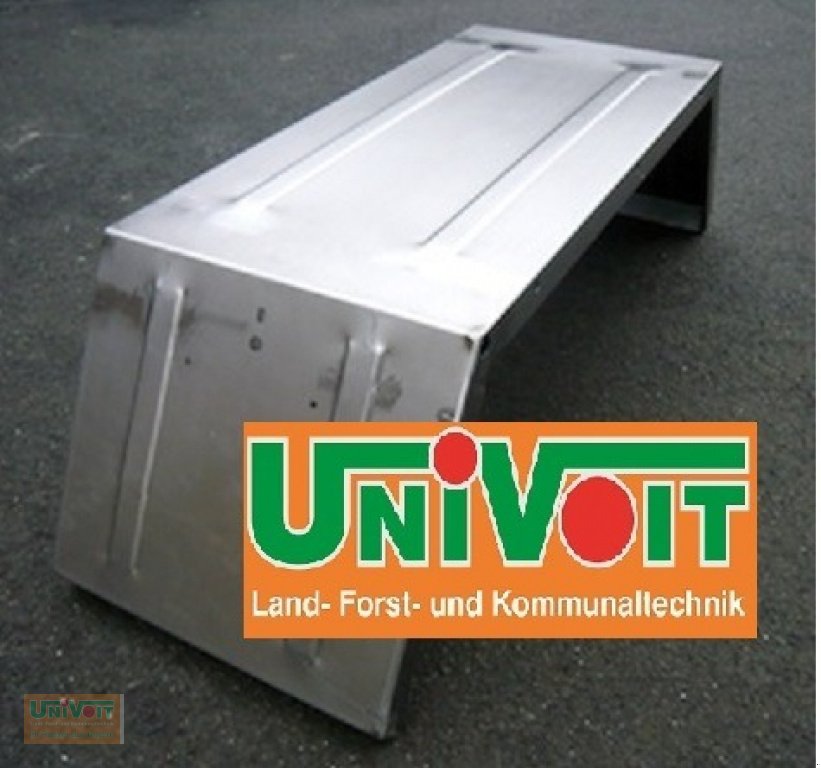 Aufbauten des Typs Mercedes-Benz MB trac Kotflügel hinten, Neumaschine in Warmensteinach (Bild 1)