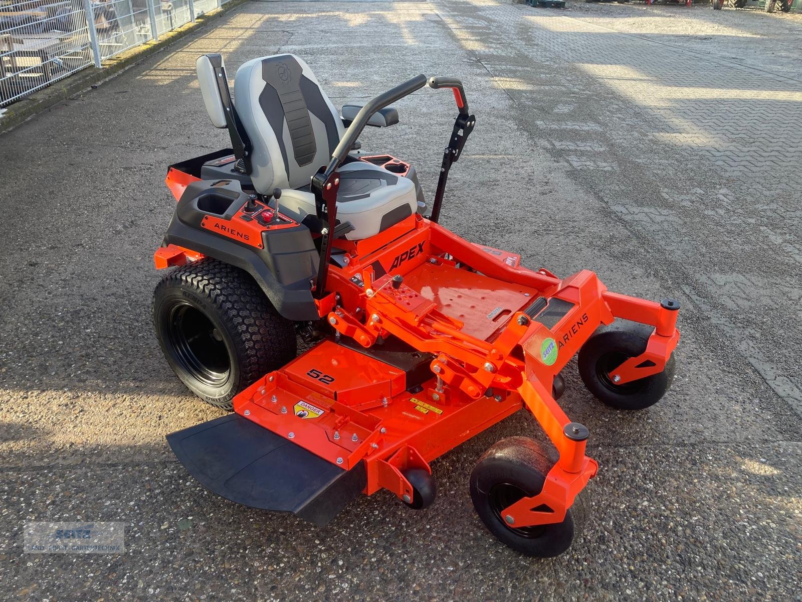 Aufsitzmäher типа Ariens Apex 52, Neumaschine в Lindenfels-Glattbach (Фотография 1)