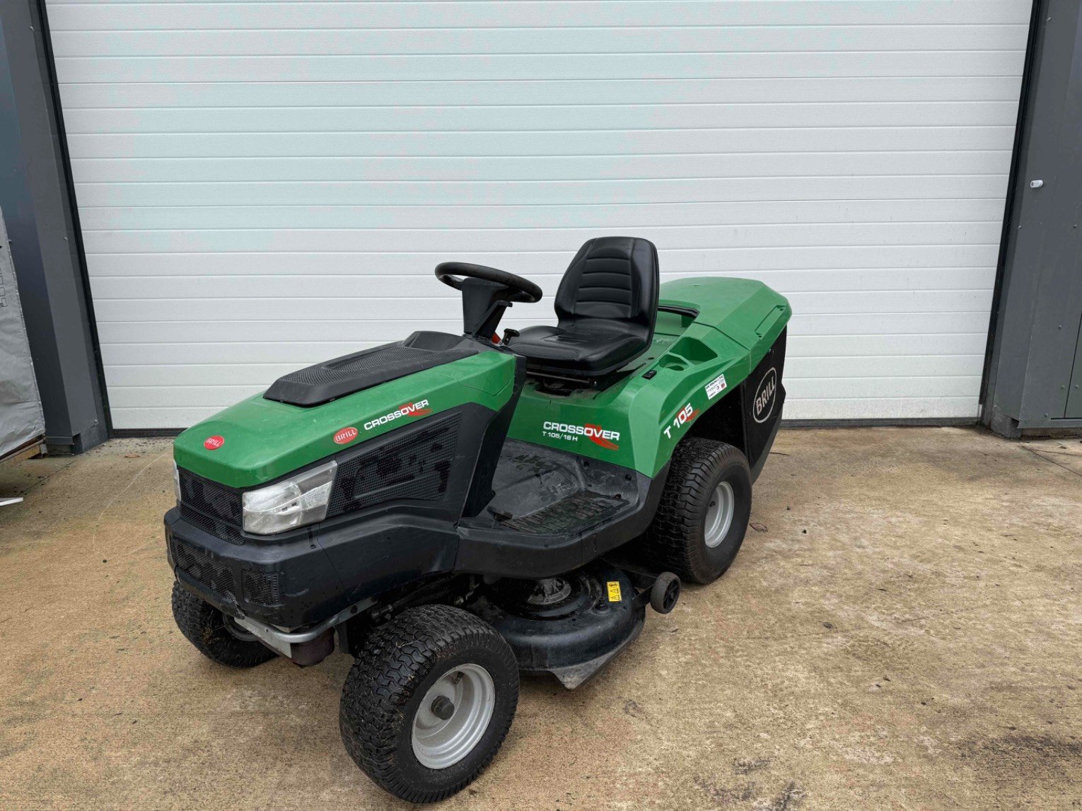 Aufsitzmäher a típus Brill Tondeuse autoportée CROSSOVER T105 Brill, Gebrauchtmaschine ekkor: LA SOUTERRAINE (Kép 1)