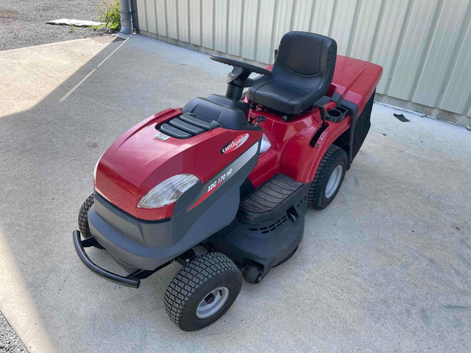 Aufsitzmäher des Typs Castelgarden Tondeuse autoportée XDC 170 HD Castelgarden, Gebrauchtmaschine in LA SOUTERRAINE (Bild 1)