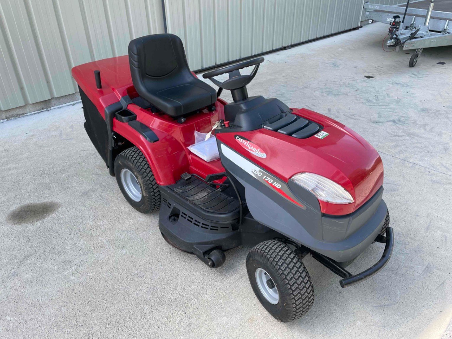 Aufsitzmäher des Typs Castelgarden Tondeuse autoportée XDC 170 HD Castelgarden, Gebrauchtmaschine in LA SOUTERRAINE (Bild 2)