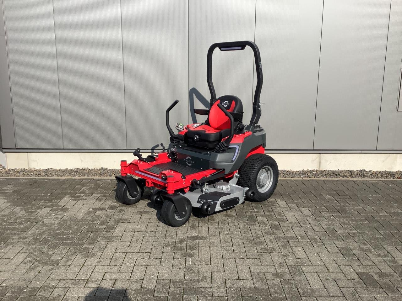 Aufsitzmäher of the type Cramer ZTC132R Elektro, Neumaschine in Greven (Picture 2)