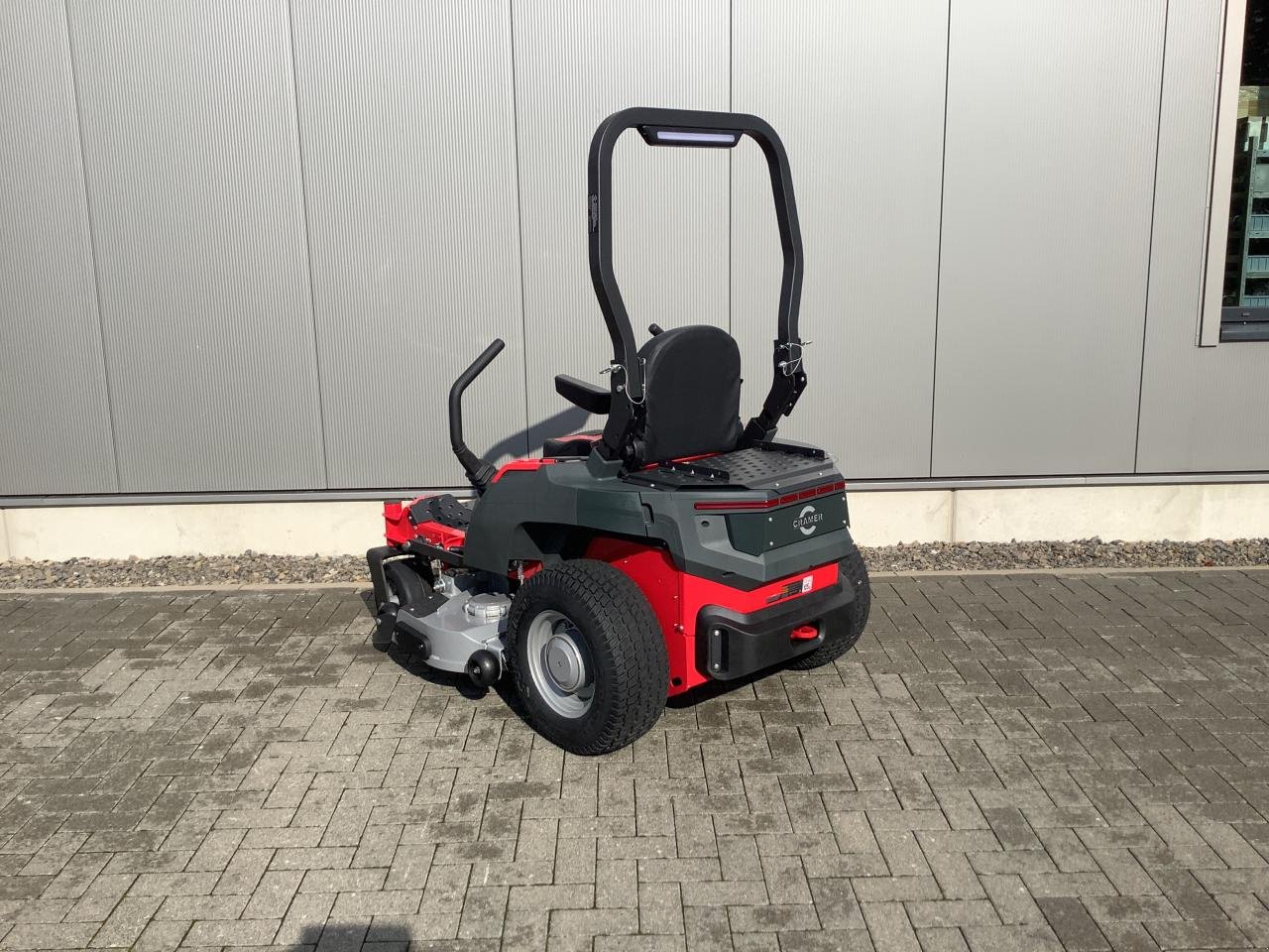 Aufsitzmäher of the type Cramer ZTC132R Elektro, Neumaschine in Greven (Picture 4)