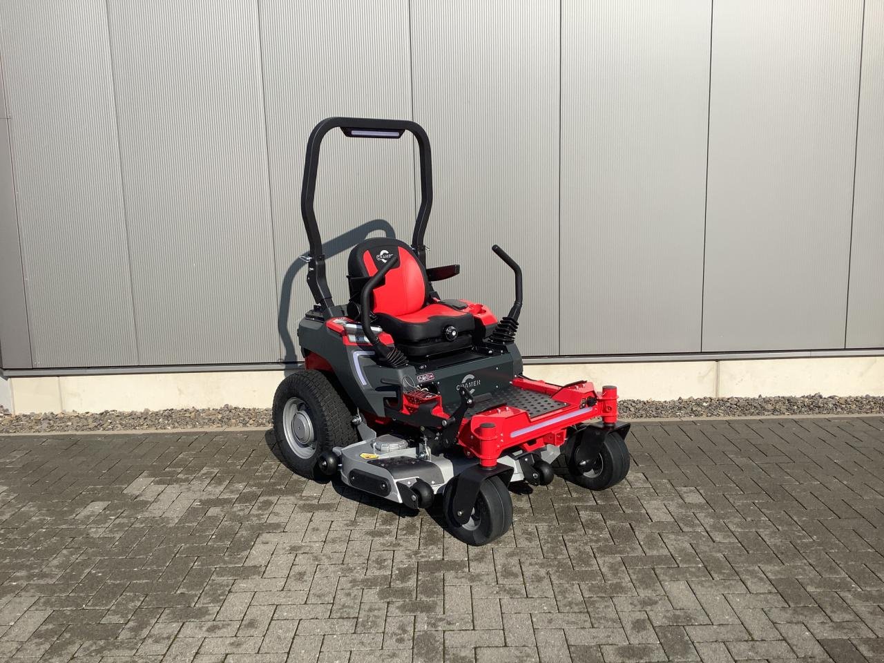 Aufsitzmäher of the type Cramer ZTC132R Elektro, Neumaschine in Greven (Picture 9)