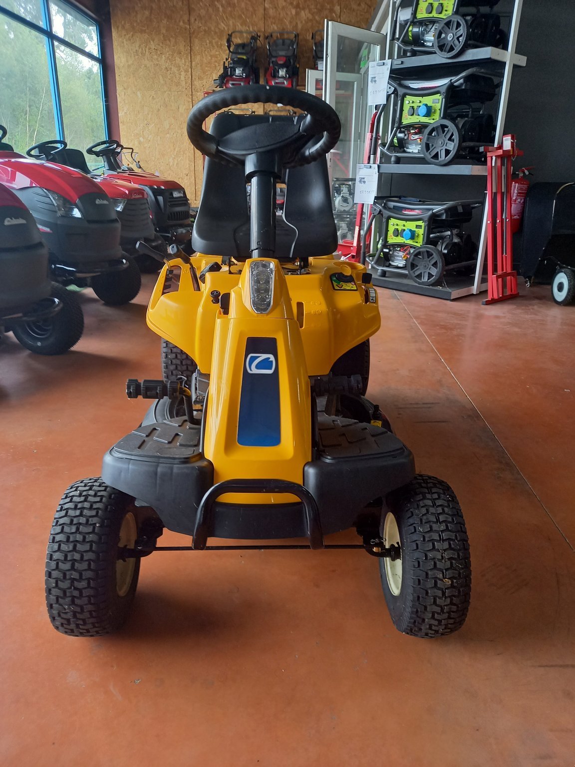 Aufsitzmäher типа Cub Cadet Tondeuse autoportée CC114 HD Cub-Cadet, Gebrauchtmaschine в LA SOUTERRAINE (Фотография 3)