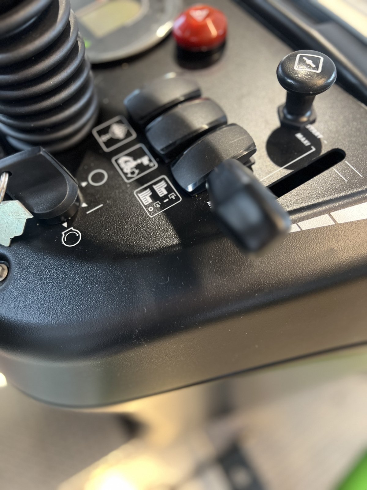 Aufsitzmäher des Typs Etesia HVHP, Neumaschine in München (Bild 4)