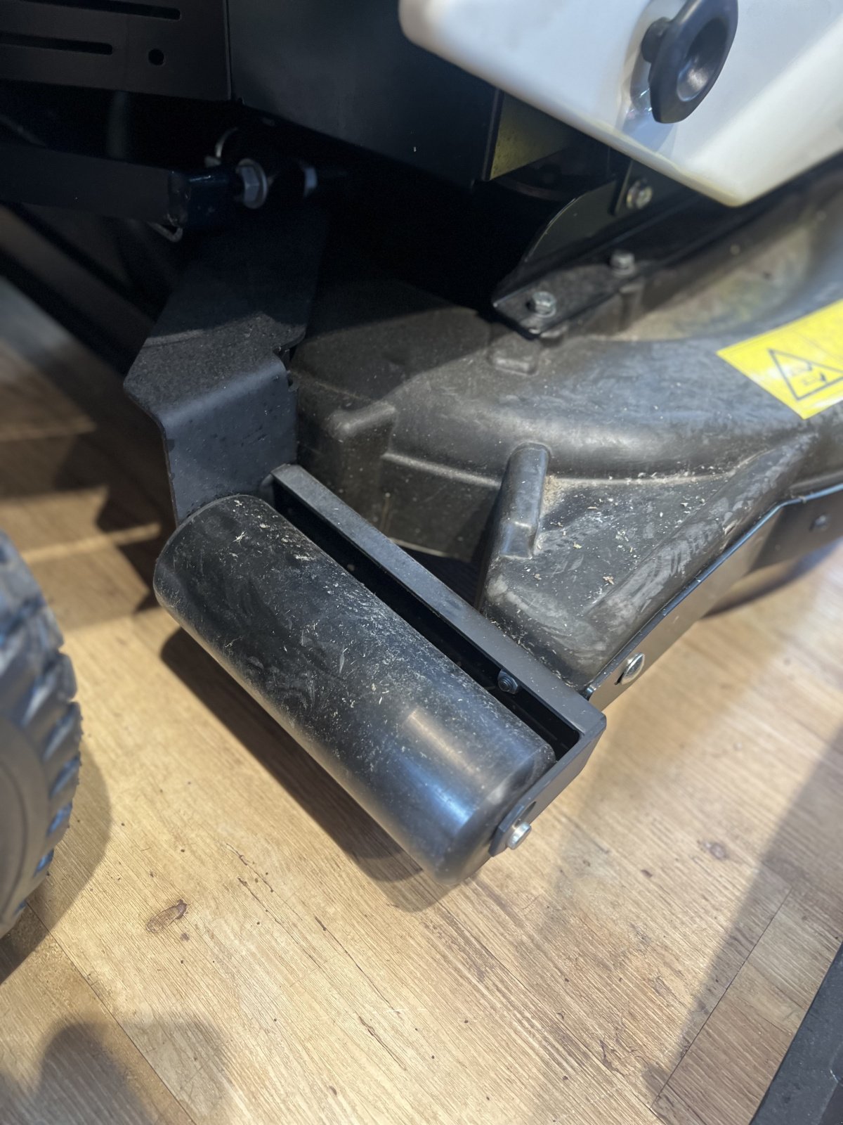 Aufsitzmäher des Typs Etesia HVHP, Neumaschine in München (Bild 11)