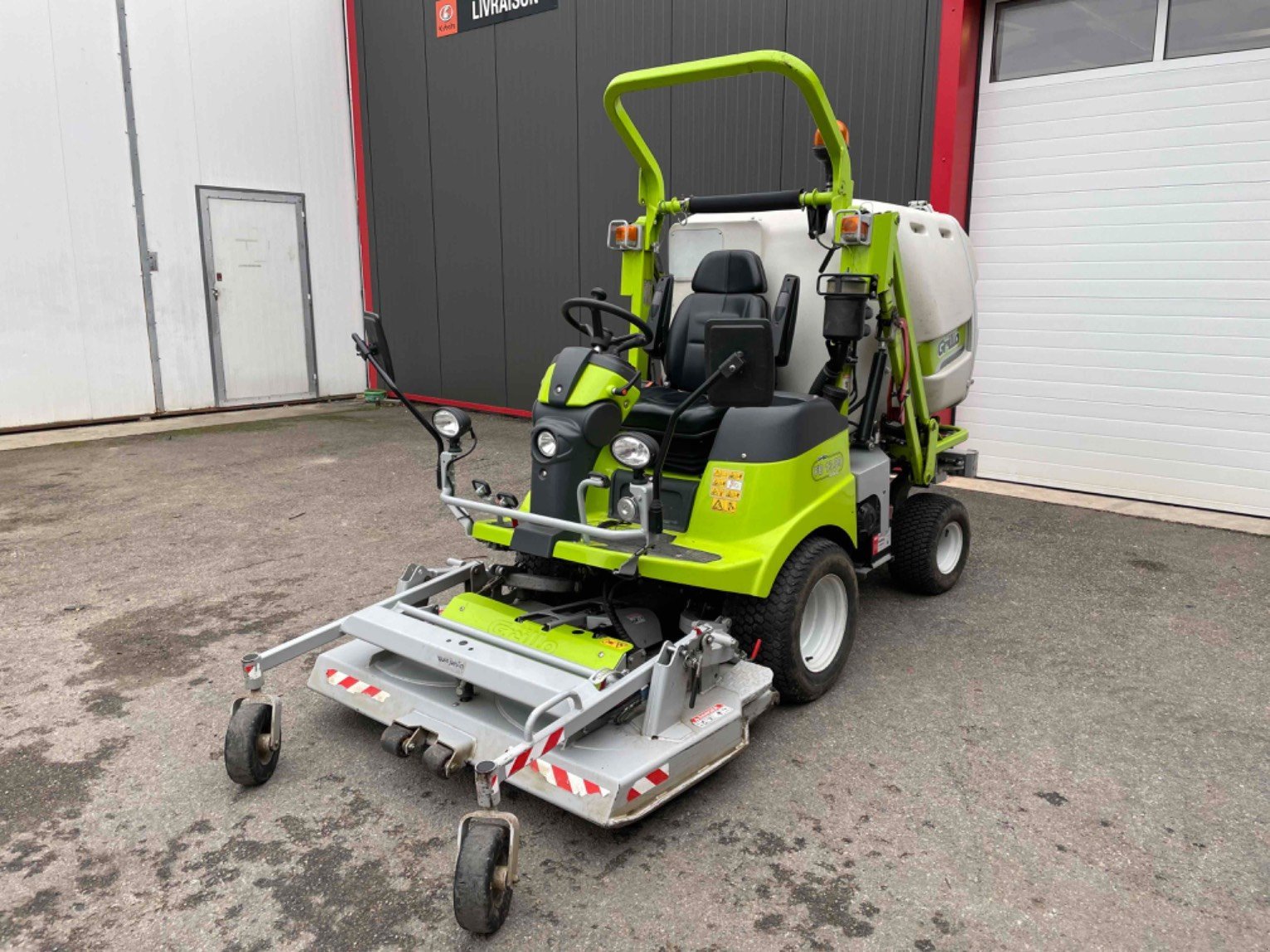 Aufsitzmäher typu Grillo Tondeuse autoportée FD 13.09 Grillo, Gebrauchtmaschine v LA SOUTERRAINE (Obrázek 1)