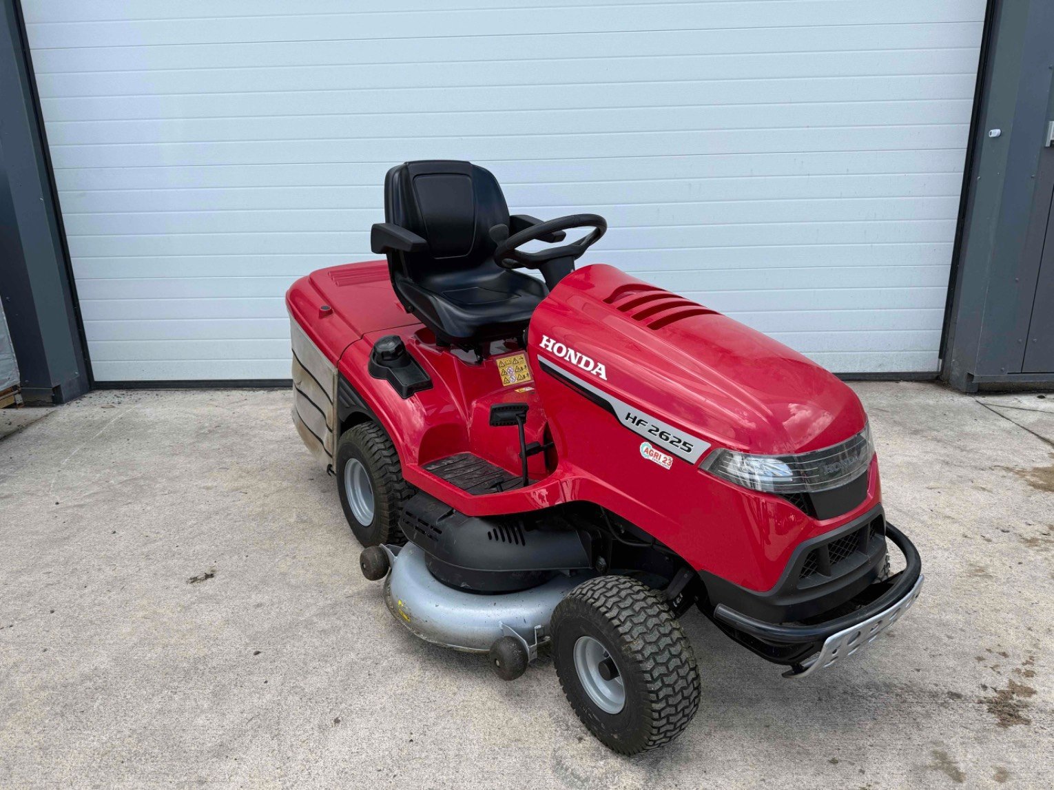 Aufsitzmäher типа Honda Tondeuse autoportée HF2625HTEH Honda, Gebrauchtmaschine в LA SOUTERRAINE (Фотография 10)