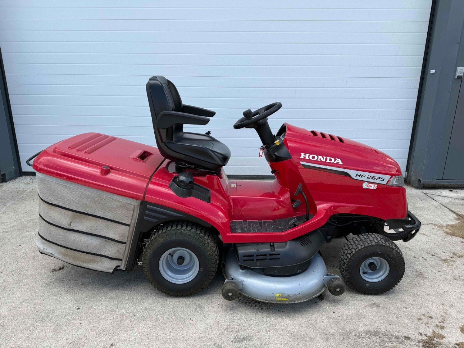 Aufsitzmäher Türe ait Honda Tondeuse autoportée HF2625HTEH Honda, Gebrauchtmaschine içinde LA SOUTERRAINE (resim 5)