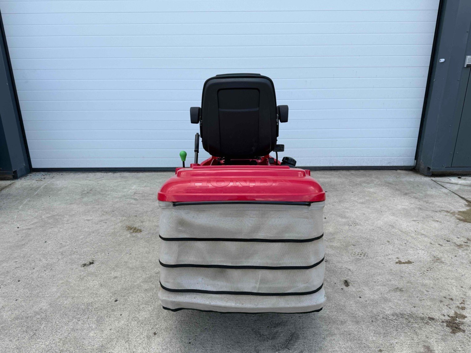 Aufsitzmäher of the type Honda Tondeuse autoportée HF2625HTEH Honda, Gebrauchtmaschine in LA SOUTERRAINE (Picture 4)