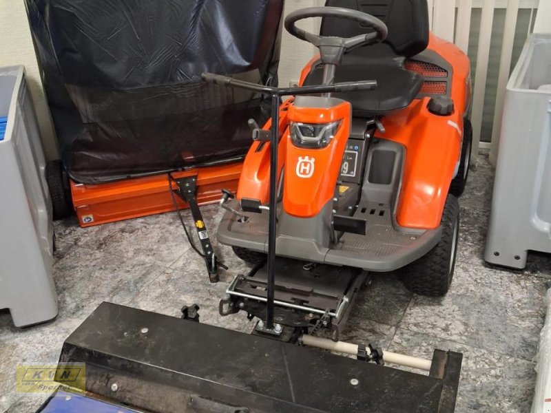 Aufsitzmäher des Typs Husqvarna R320X AWD Rider, Gebrauchtmaschine in Fürth (Bild 1)