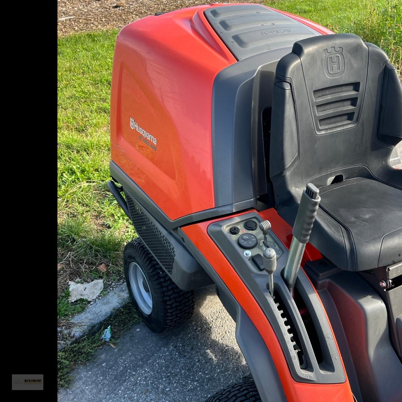 Aufsitzmäher Türe ait Husqvarna RC 320 TS, Gebrauchtmaschine içinde Kirchheim b. München (resim 5)