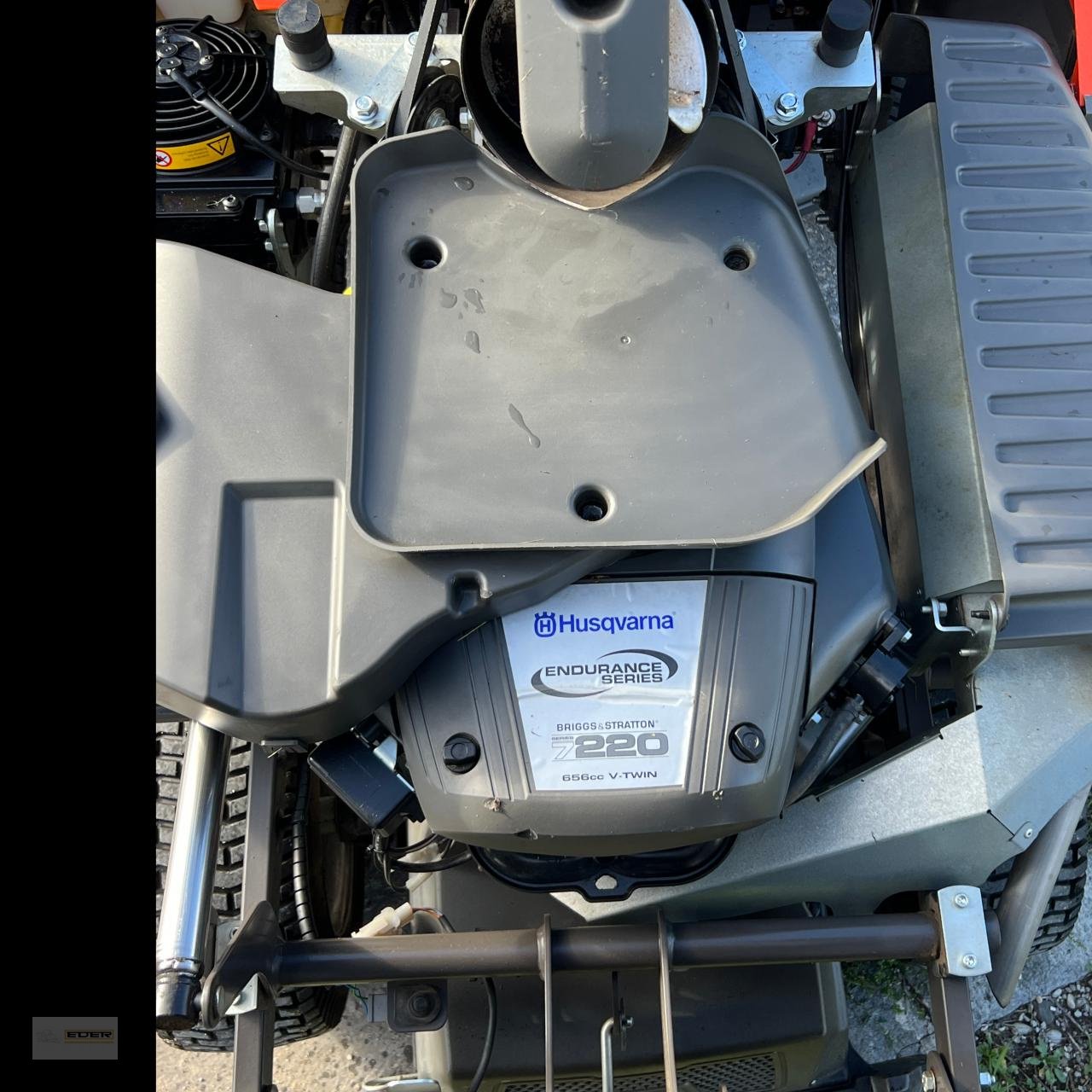 Aufsitzmäher от тип Husqvarna RC 320 TS, Gebrauchtmaschine в Kirchheim b. München (Снимка 12)