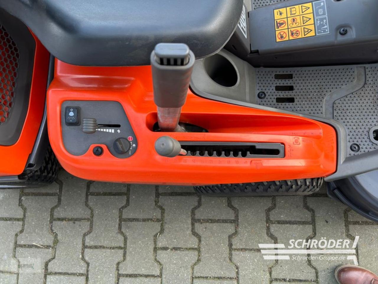 Aufsitzmäher типа Husqvarna RIDER R 320 XAWD, Gebrauchtmaschine в Jade OT Schweiburg (Фотография 8)