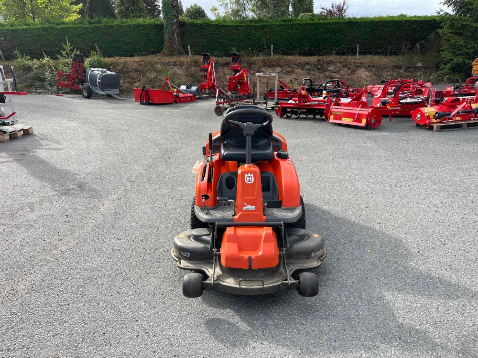 Aufsitzmäher typu Husqvarna Tondeuse autoportée R216 4x4  Husqvarna, Gebrauchtmaschine v LA SOUTERRAINE (Obrázek 4)