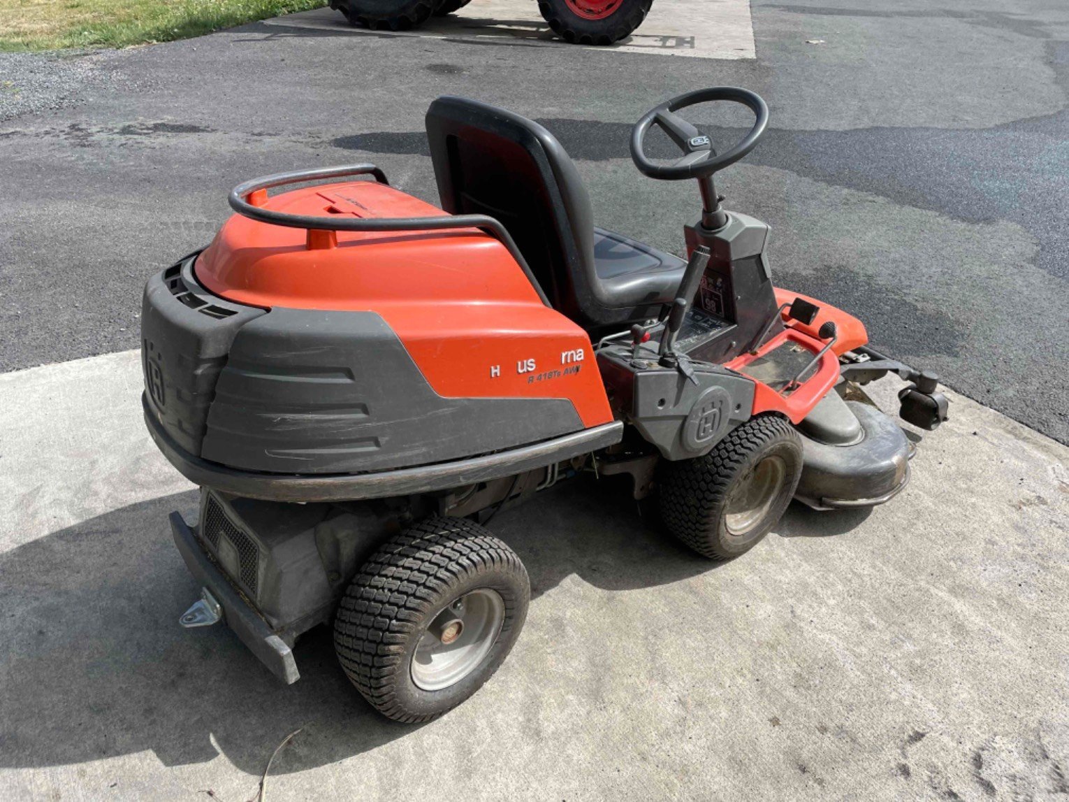 Aufsitzmäher a típus Husqvarna Tondeuse autoportée R418TS AWD Husqvarna, Gebrauchtmaschine ekkor: LA SOUTERRAINE (Kép 4)