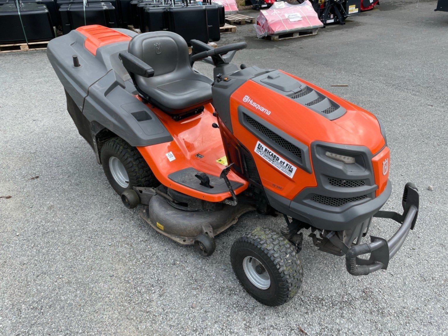 Aufsitzmäher typu Husqvarna Tondeuse autoportée TC342T Husqvarna, Gebrauchtmaschine v LA SOUTERRAINE (Obrázek 1)