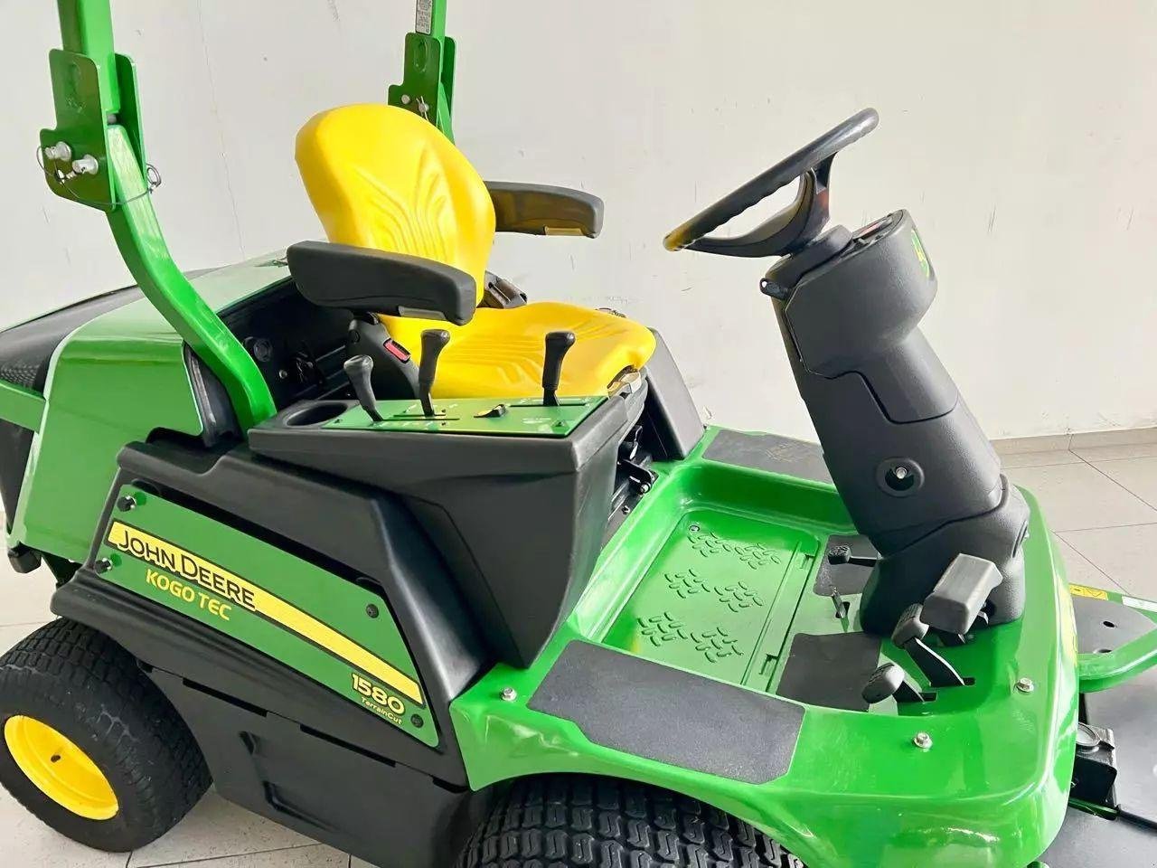 Aufsitzmäher des Typs John Deere 1580, Gebrauchtmaschine in Beckum (Bild 4)