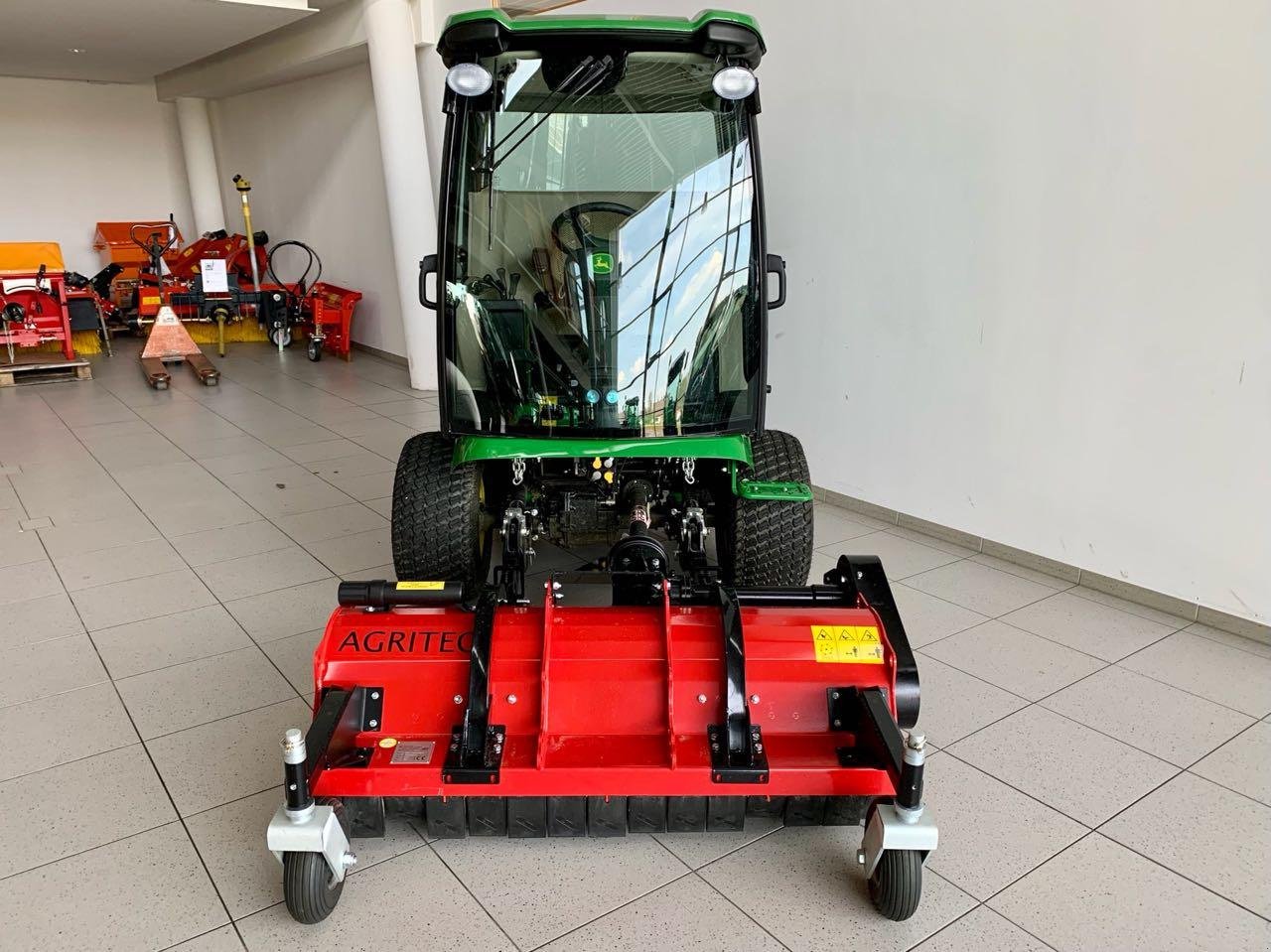 Aufsitzmäher des Typs John Deere 1585, Gebrauchtmaschine in Beckum (Bild 3)