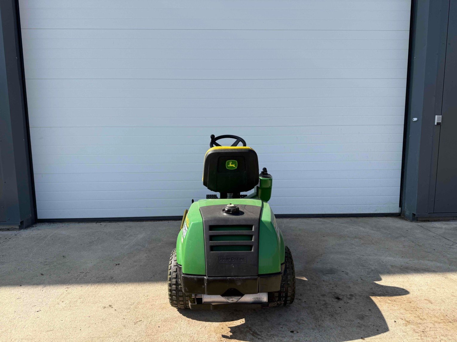 Aufsitzmäher типа John Deere Tondeuse autoportée F530 John Deere, Gebrauchtmaschine в LA SOUTERRAINE (Фотография 5)