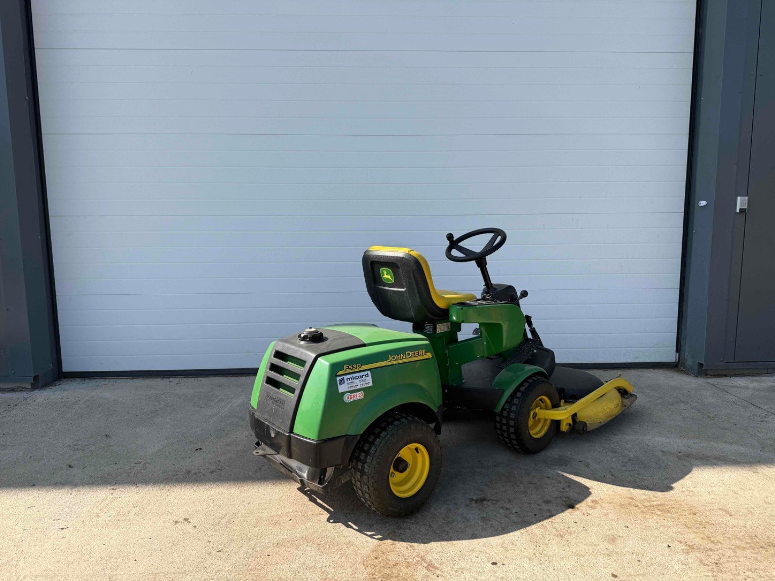 Aufsitzmäher za tip John Deere Tondeuse autoportée F530 John Deere, Gebrauchtmaschine u LA SOUTERRAINE (Slika 4)