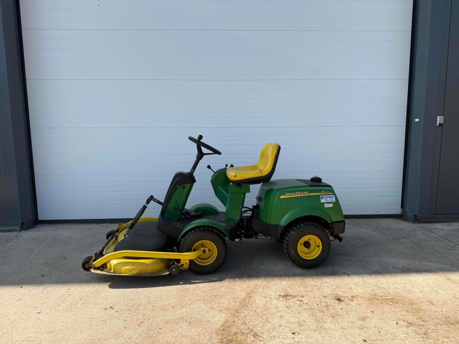 Aufsitzmäher tipa John Deere Tondeuse autoportée F530 John Deere, Gebrauchtmaschine u LA SOUTERRAINE (Slika 2)