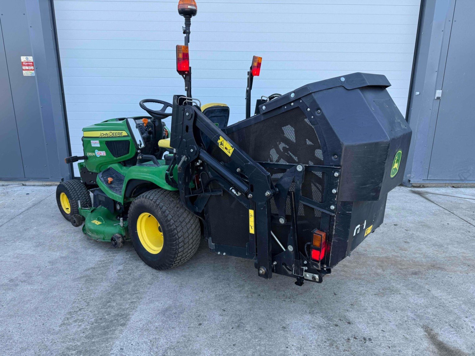 Aufsitzmäher типа John Deere Tondeuse autoportée X950R John Deere, Gebrauchtmaschine в LA SOUTERRAINE (Фотография 2)