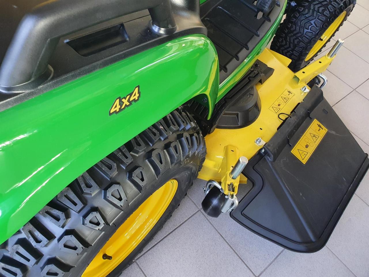 Aufsitzmäher des Typs John Deere X948, Neumaschine in Zweibrücken (Bild 3)