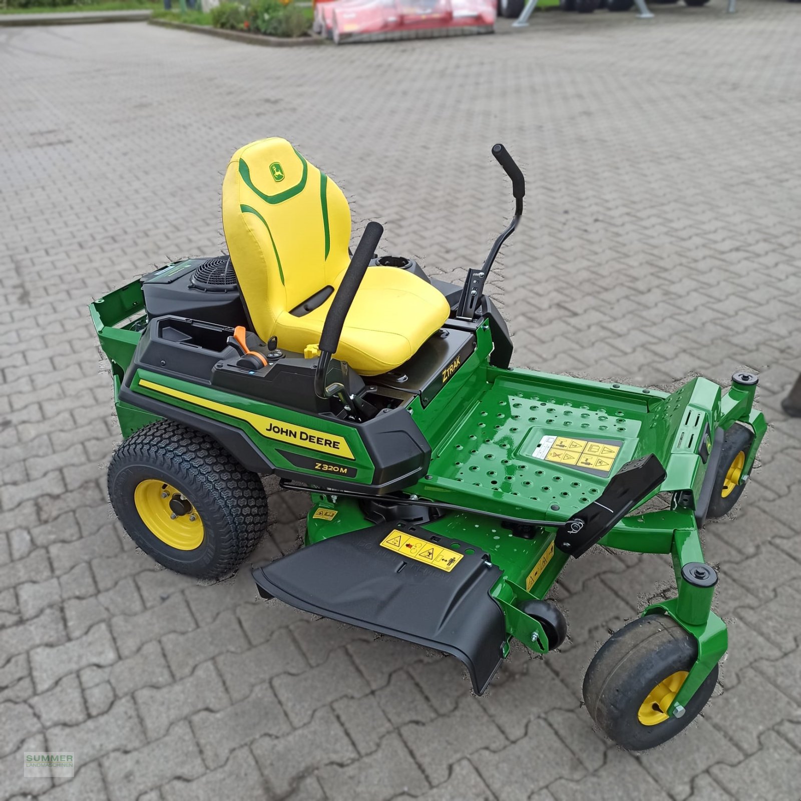 Aufsitzmäher des Typs John Deere Z 320 M, Neumaschine in Pforzheim (Bild 3)