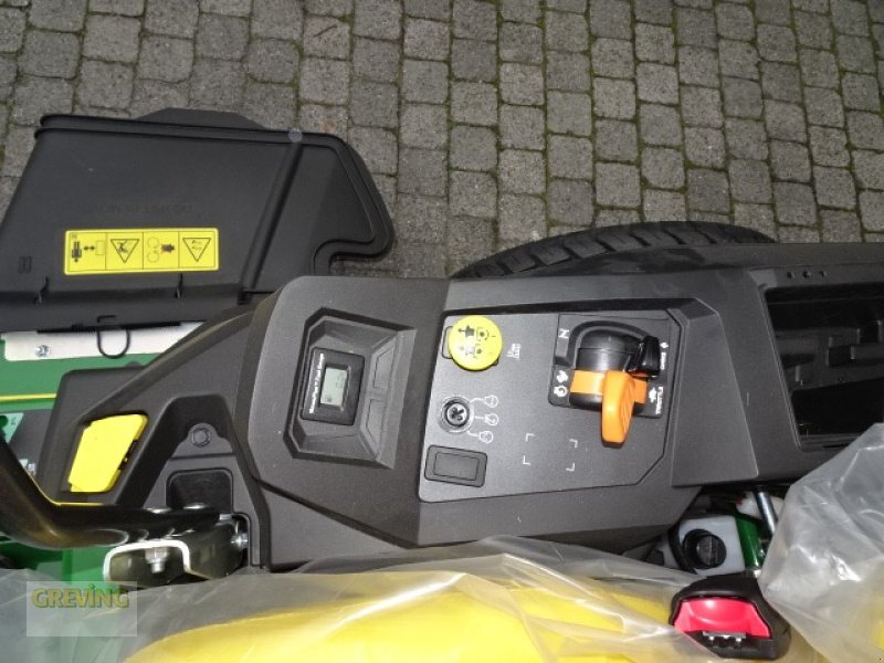 Aufsitzmäher of the type John Deere Z515E, Null-Wenderadius-Mäher, Z-Trak,, Neumaschine in Greven (Picture 10)