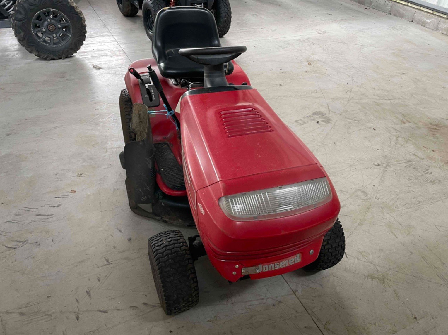 Aufsitzmäher za tip Jonsered Tondeuse autoportée LT16A Jonsered, Gebrauchtmaschine u LA SOUTERRAINE (Slika 4)